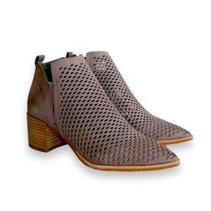 Dolce Vita | Tommi Booties | Taupe | Size 7